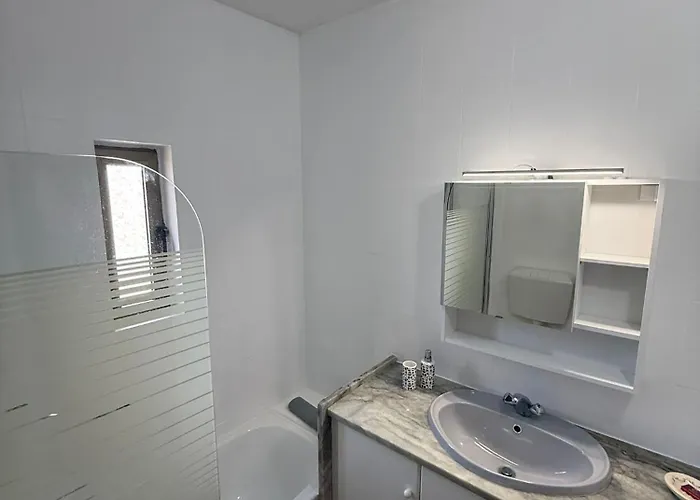 Dona Ana - Dream Flat * Lagos